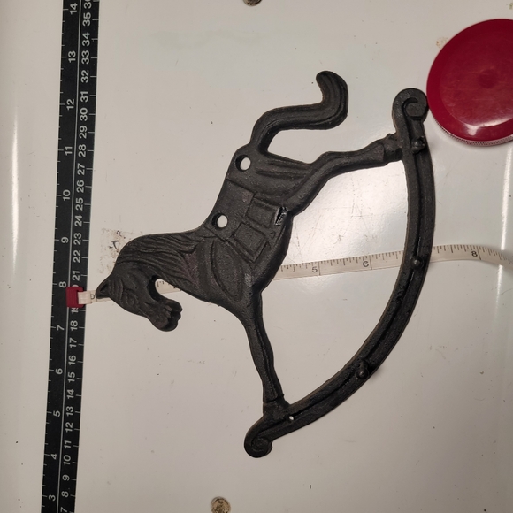 VTG. Cast Iron Kitchen Utensils with Holder. Set of 4. (390) - Picture 7 of 10